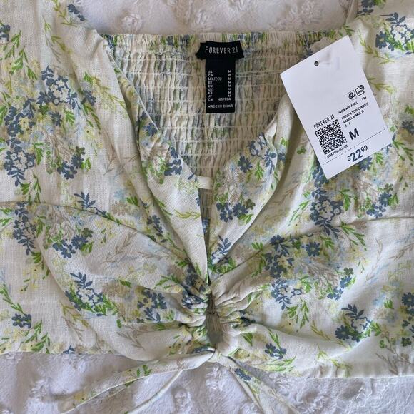 Forever 21 Womens Size Medium Puff Sleeve Smocked Crop Top Cottage Feminine - Picture 3 of 3